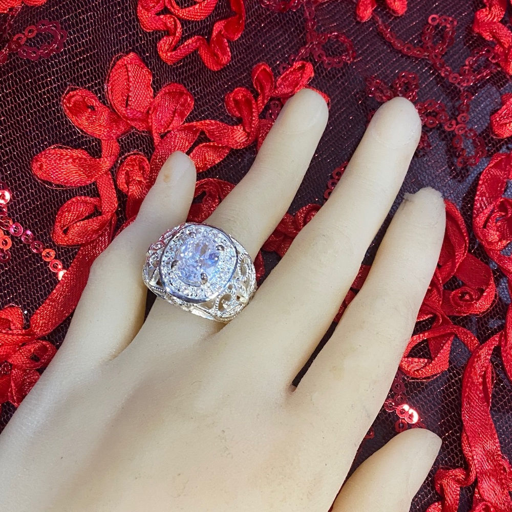 Elegant Silver Ring with Clear Gemstone - Picture 1 of 5